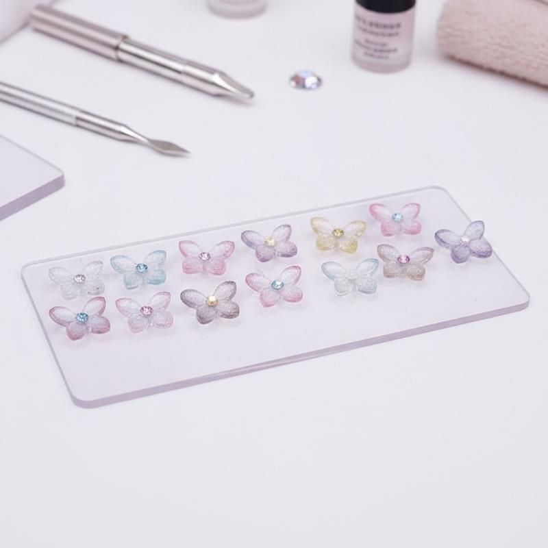 Resin Art Using Flowers - 光沢のある3Dグリッターネイルアートチャーム30個入り、ラインストーンセンター付き樹脂製蝶と花のデコレーション、サロン用