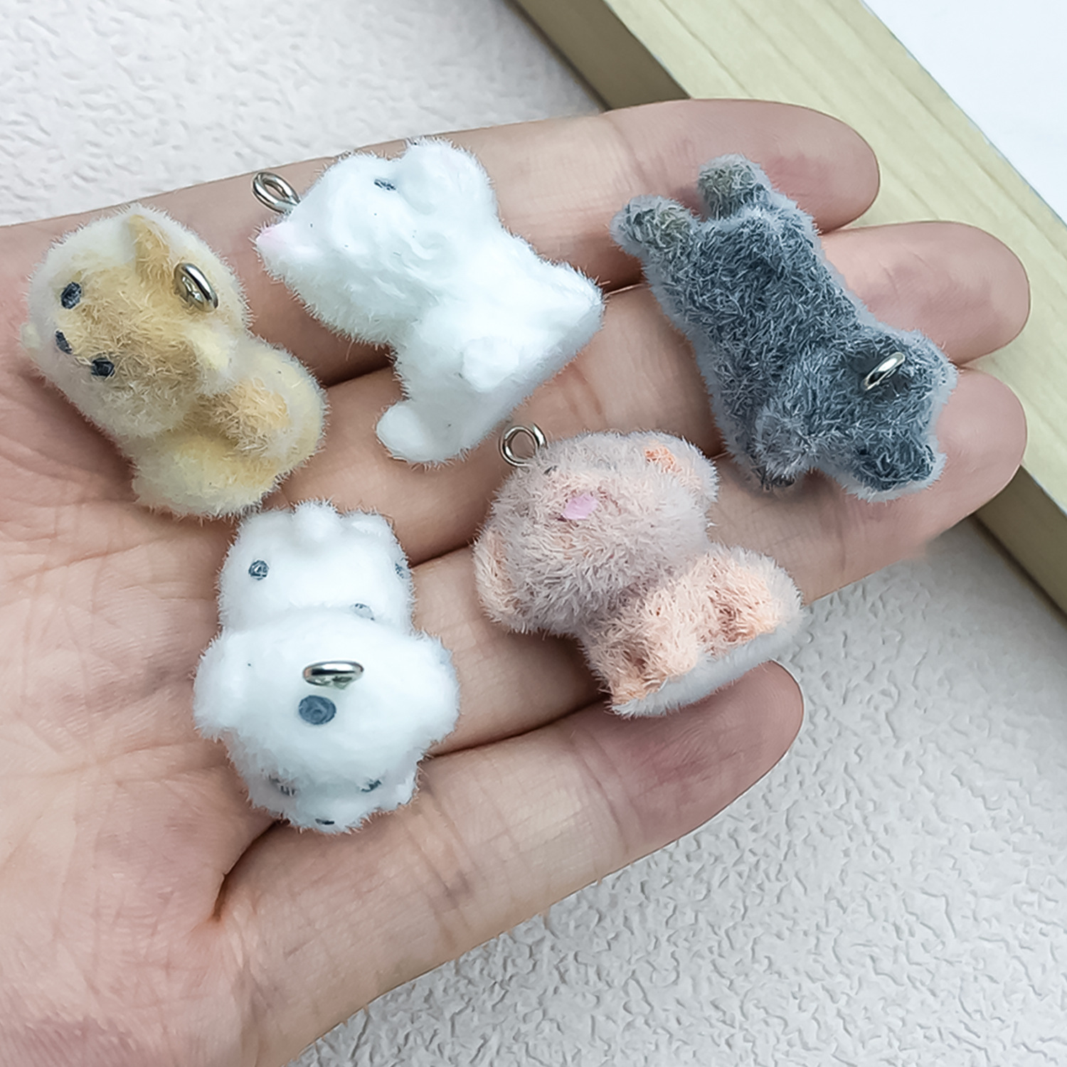 5個入り＆1個入りの植毛樹脂製動物フィギュア（犬、ユニコーン - Resin Art Materials のレビューと価格