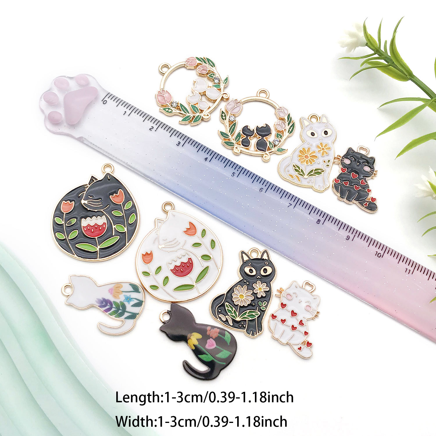 5/10個の樹脂製人気の猫チャームセット - 手作りのイヤリ - Resin Art Materials のレビューと価格