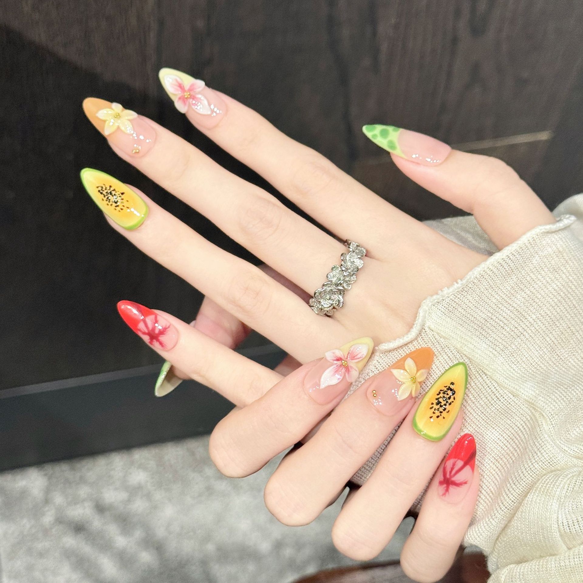 10個入り ハンドプレス ミディアムアーモンドネイルアート、 - Resin Art Using Flowers のレビューと価格